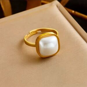 18k Gold plated stainless steel and Pearl Women's Ring